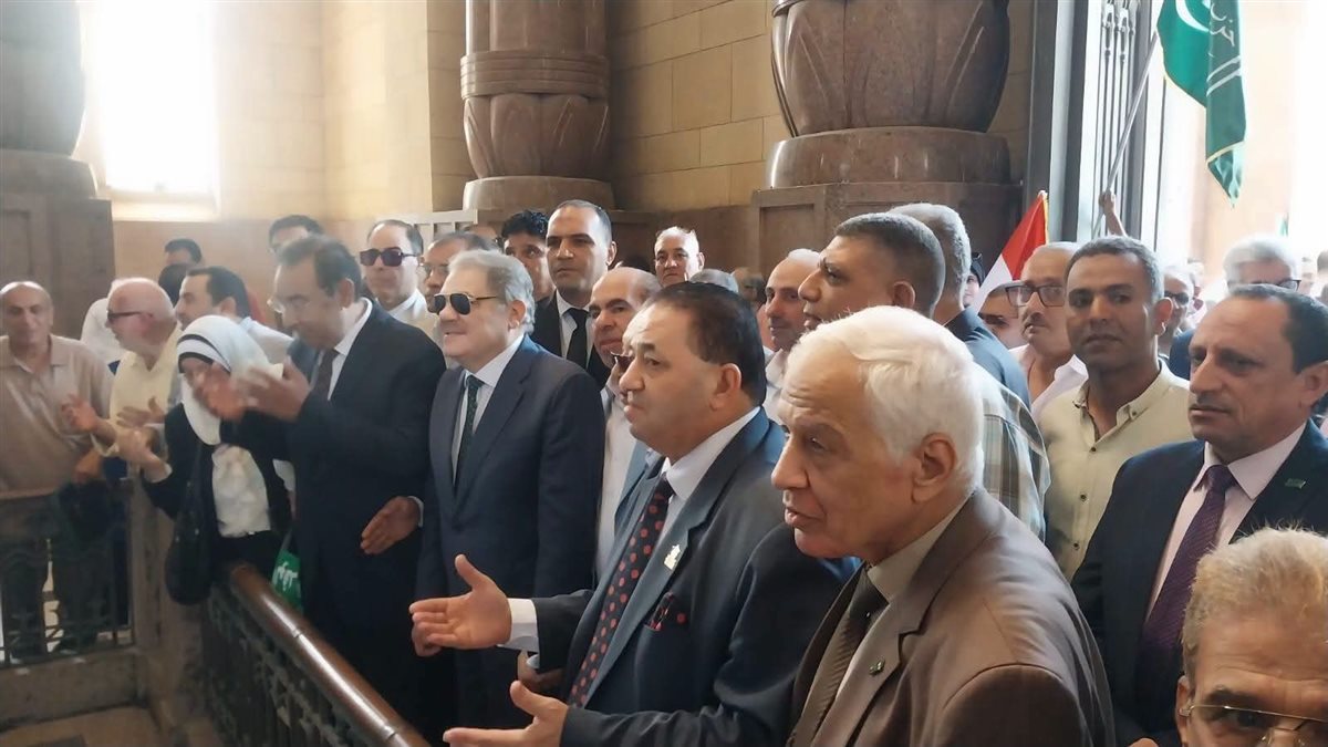 قيادات الوفد يعلنون مساندة الدولة المصرية ويؤكدون: نثق في قدرة «البدوي» على إعادة الحزب إلى مكانه الطبيعي - صورة 6