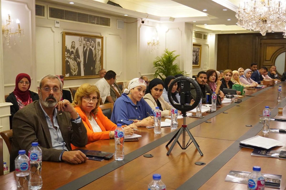 "معهد الوفد للدراسات السياسية والاستراتيجية".. رضا فرحات يدعو لعودة المجالس المحلية وإنهاء الفراغ السياسي - صورة 10