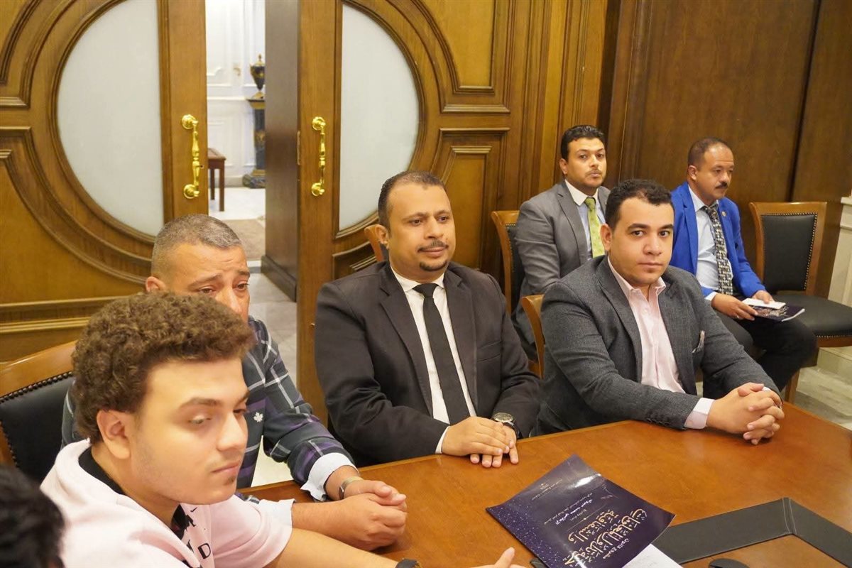 "معهد الوفد للدراسات السياسية والاستراتيجية".. رضا فرحات يدعو لعودة المجالس المحلية وإنهاء الفراغ السياسي - صورة 12
