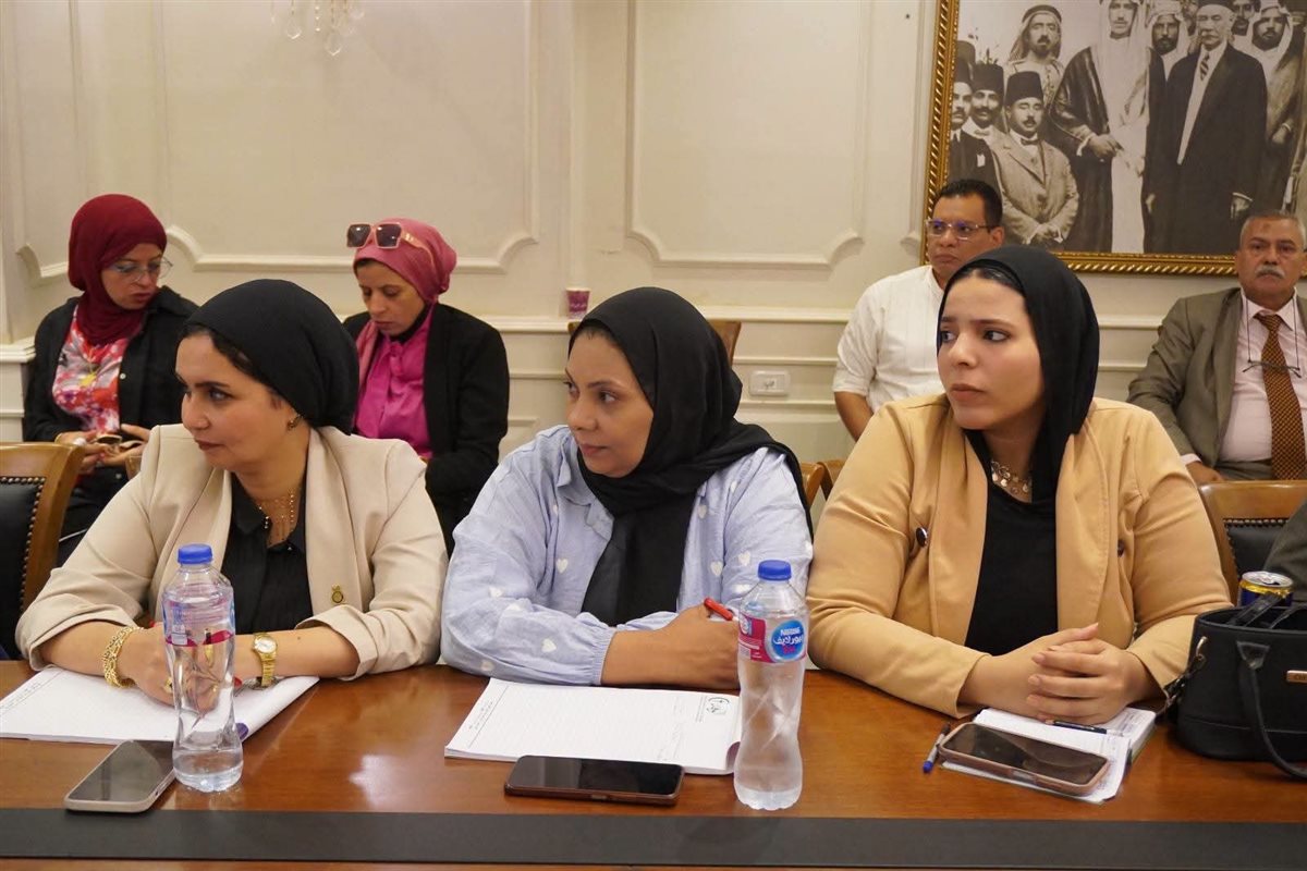 "معهد الوفد للدراسات السياسية والاستراتيجية".. رضا فرحات يدعو لعودة المجالس المحلية وإنهاء الفراغ السياسي - صورة 13
