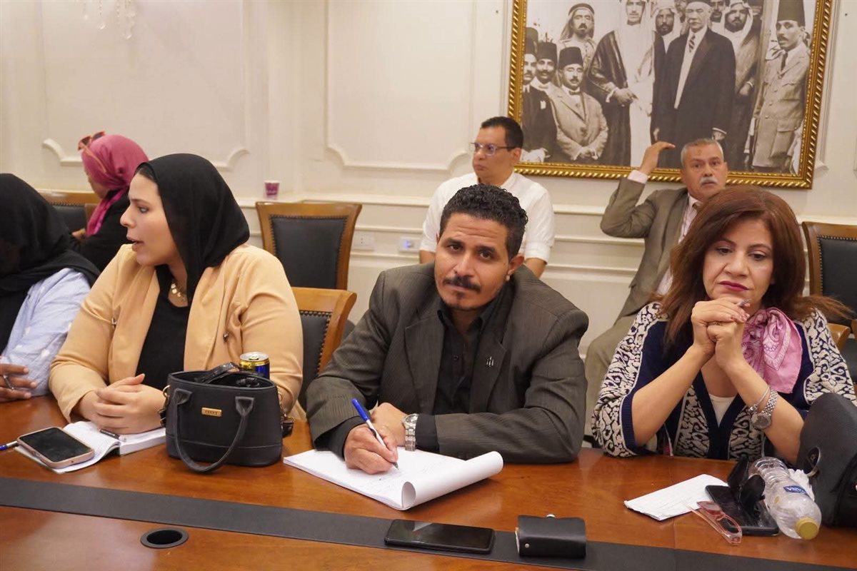 "معهد الوفد للدراسات السياسية والاستراتيجية".. رضا فرحات يدعو لعودة المجالس المحلية وإنهاء الفراغ السياسي - صورة 3